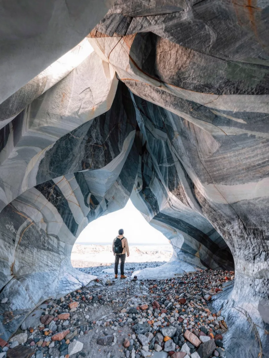 Generated cover illustrating cave setting.