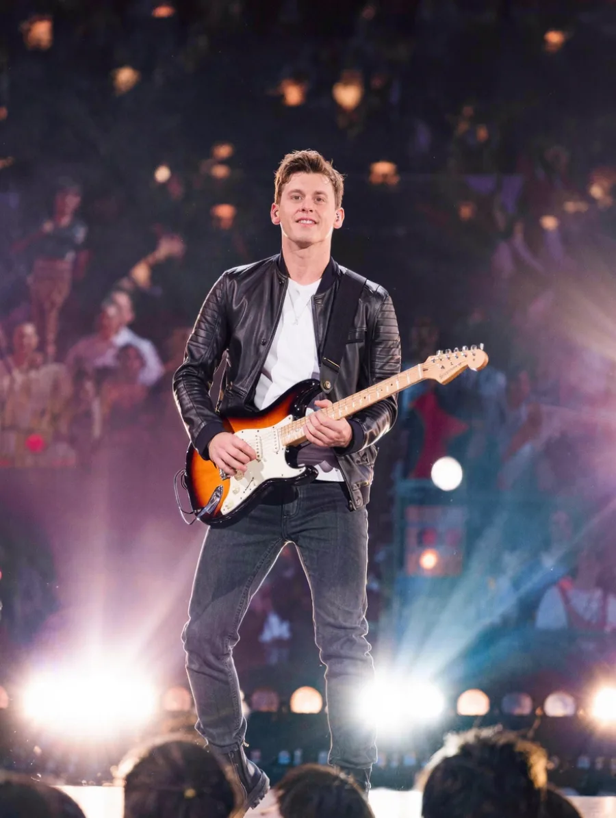 Generated cover illustrating concert photography.
